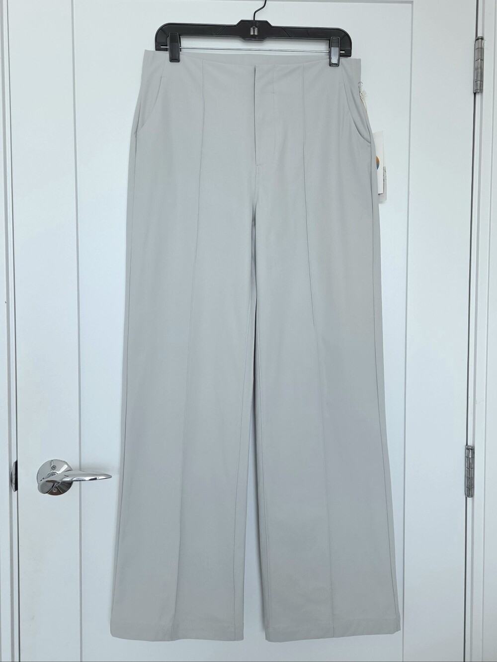 NWT Vuori Womens Meta Wideleg Pant - Medium - Vapor (Light Gray) - VW4035